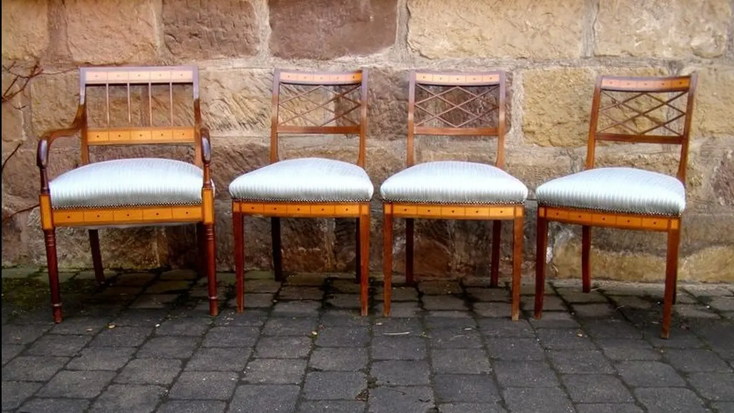 Sitzmöbel von Antik Cleversulzbach